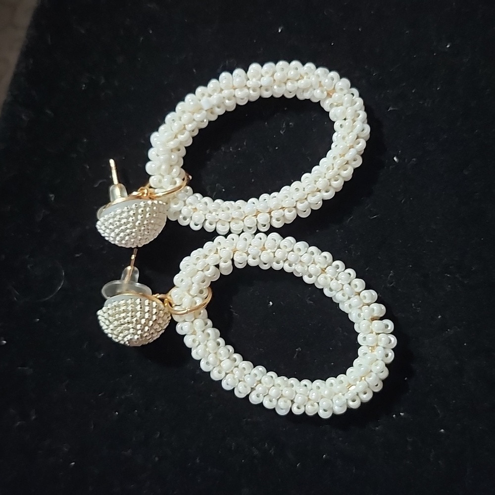 💜White bead Earrings